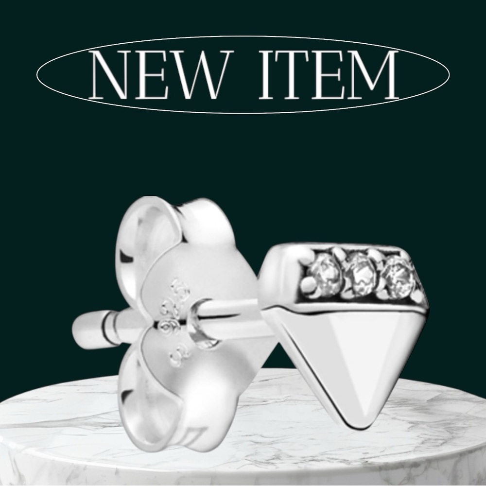 Elegant Silver 925 single Stud Earrings